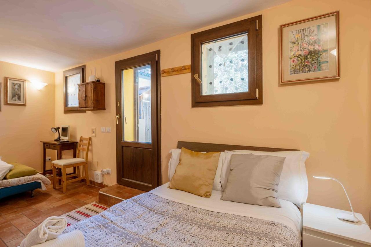 San Frediano Cozy Studio With Private Patio Apartman Firenze Kültér fotó