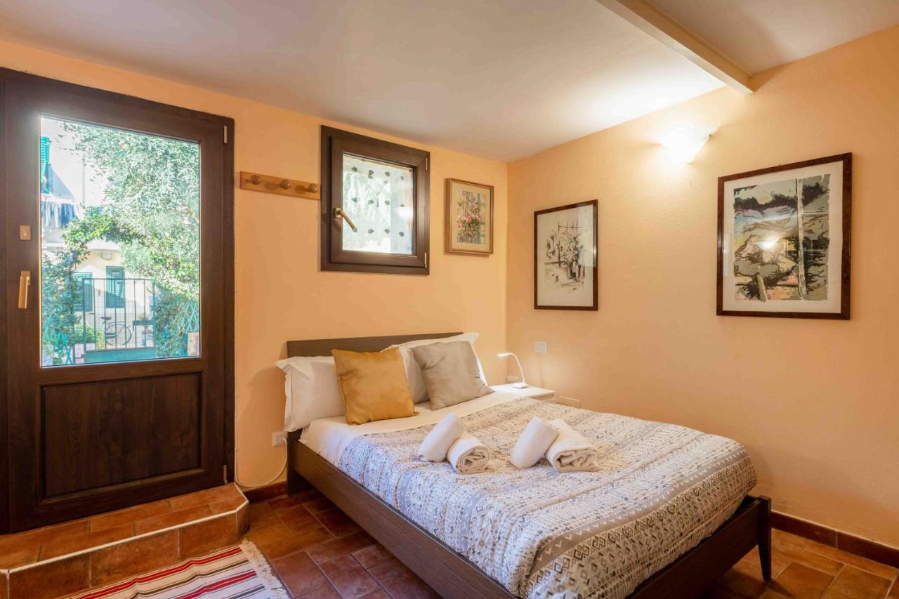 San Frediano Cozy Studio With Private Patio Apartman Firenze Kültér fotó