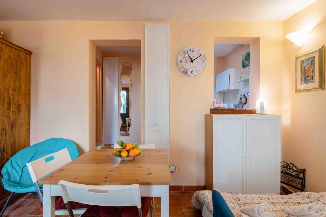 San Frediano Cozy Studio With Private Patio Apartman Firenze Kültér fotó