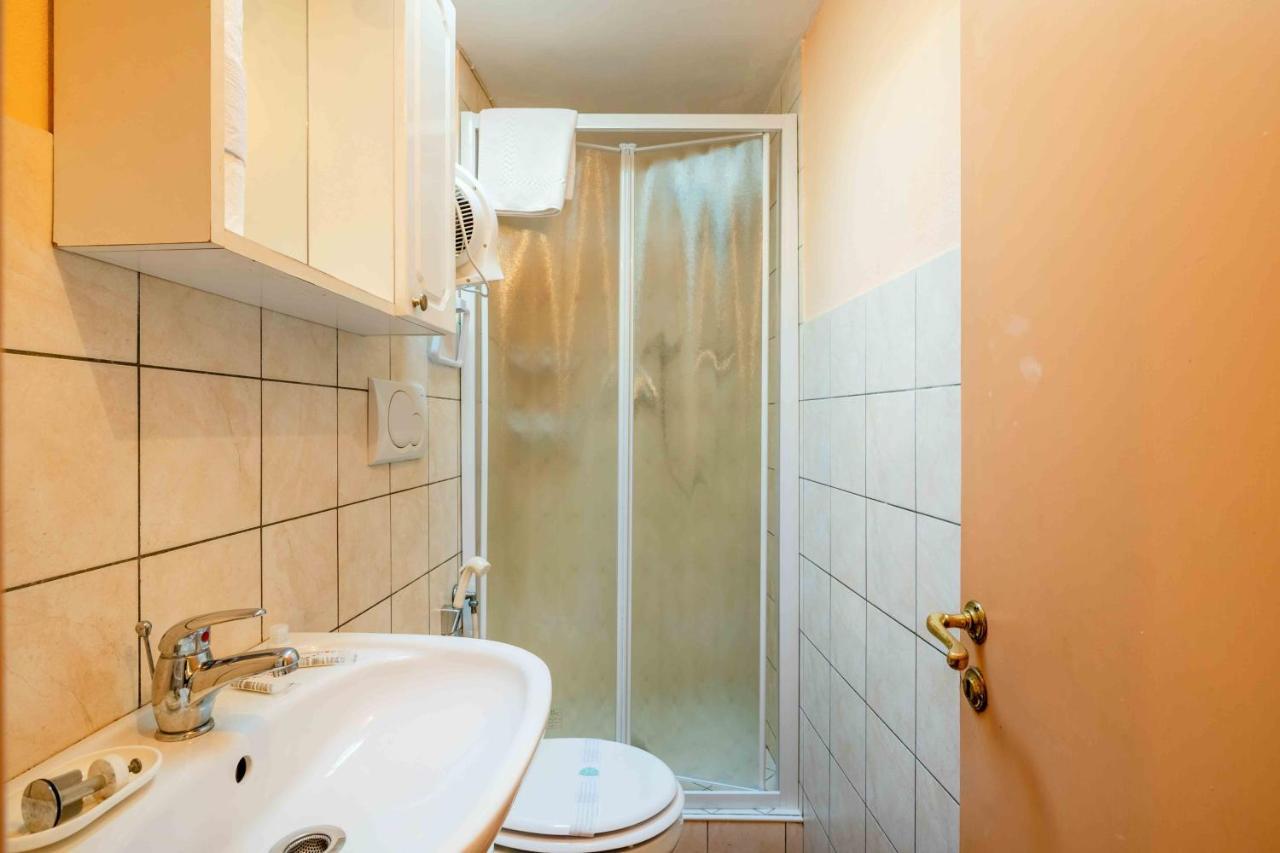 San Frediano Cozy Studio With Private Patio Apartman Firenze Kültér fotó